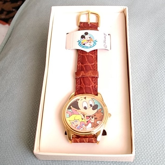 DISNEY LIMITED EDITION WATCH - Picture 3 of 6